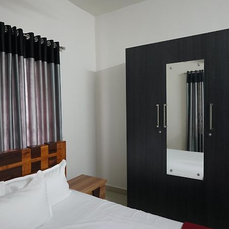 Swapna Home Suites Nedumbassery Dış mekan fotoğraf